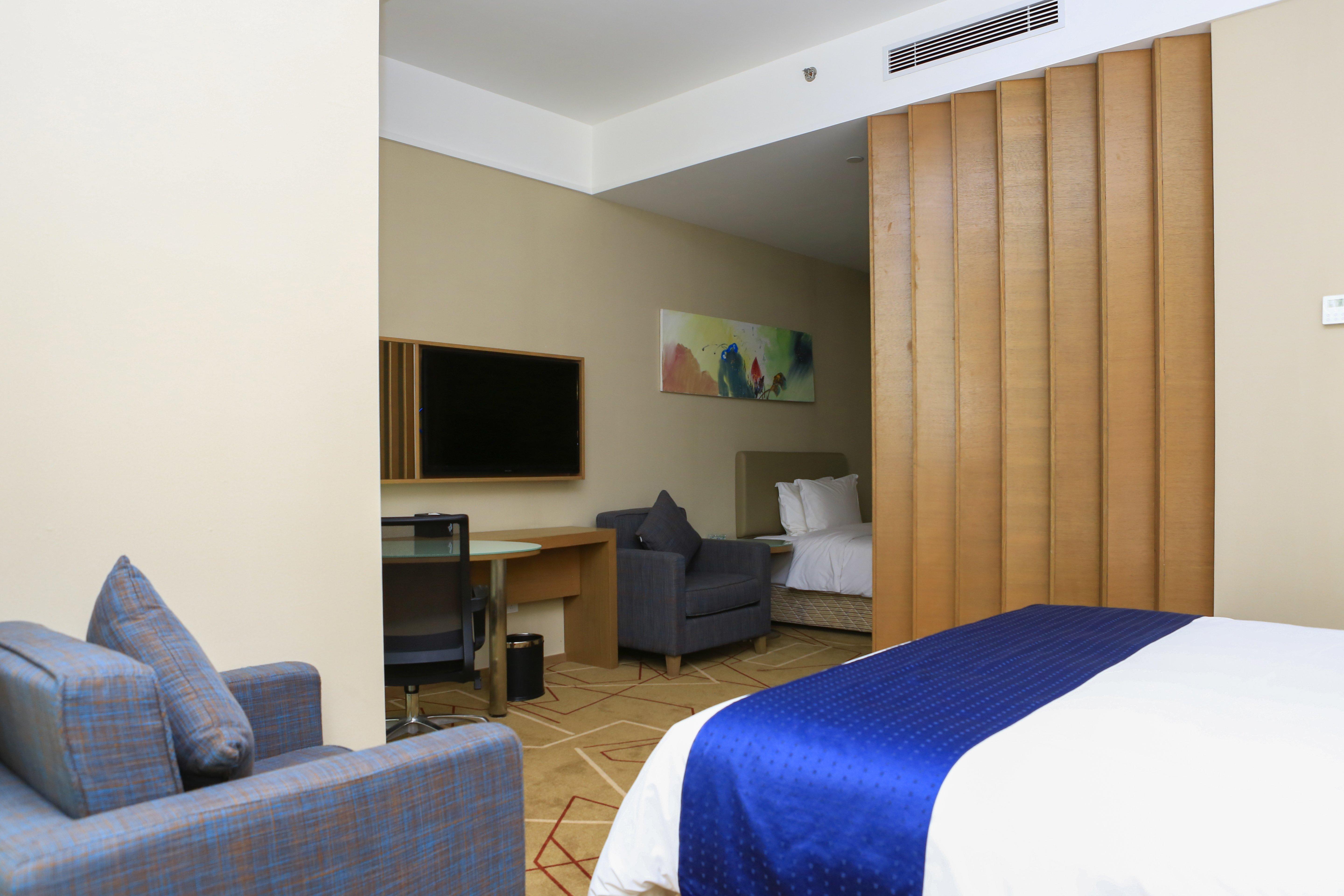 Holiday Inn Express Chengdu West Gate By Ihg Exterior photo